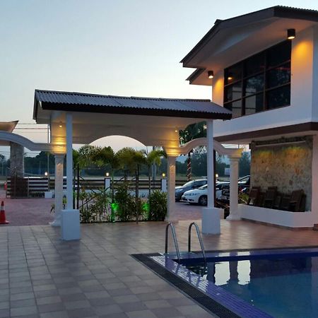 Al Safina Kijal Beach Resort Exterior foto