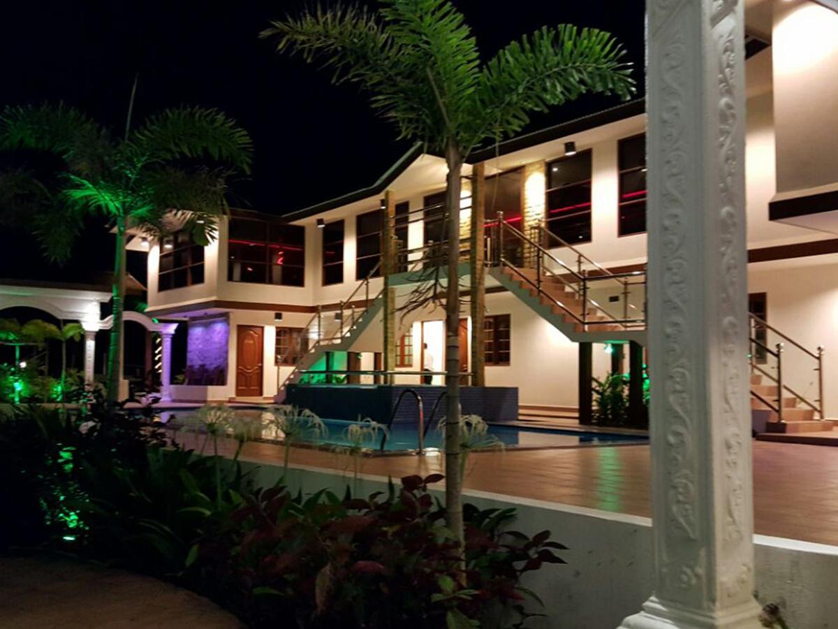 Alsafina Kijal Beach Resort & Restaurant Exterior foto